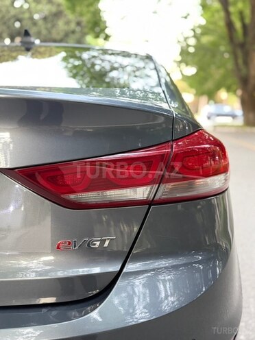 Hyundai Avante-11