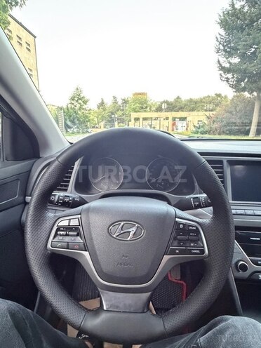 Hyundai Avante-13