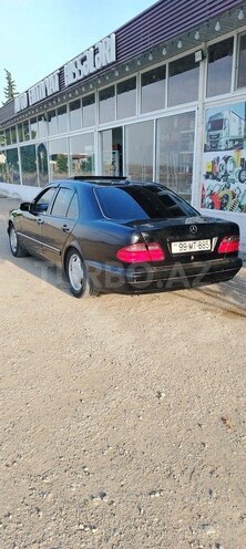 Mercedes E 240-4