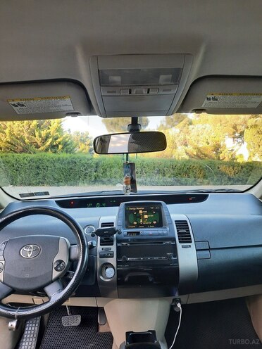 Toyota Prius-4