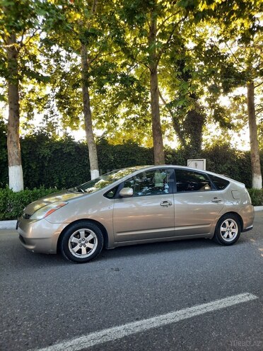Toyota Prius-2
