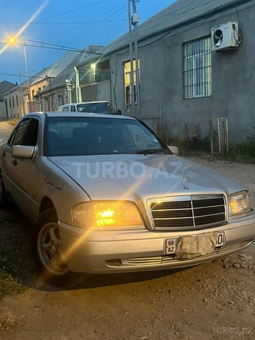 Mercedes C 200-1