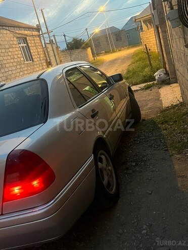 Mercedes C 200-4