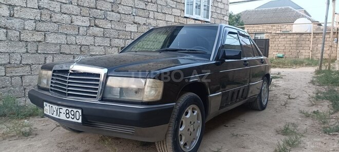 Mercedes 190-4