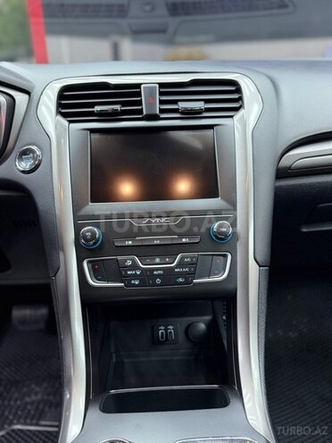 Ford Fusion (North America)-15