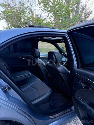 Mercedes E 220-12