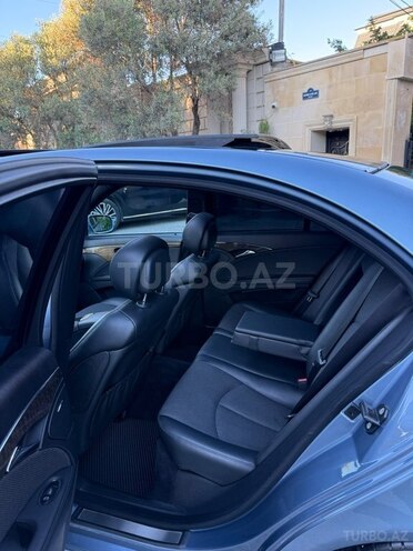 Mercedes E 220-13