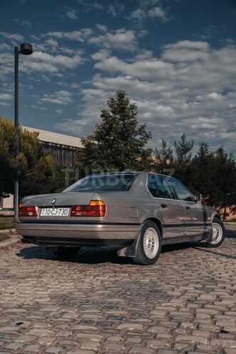 BMW 730-3