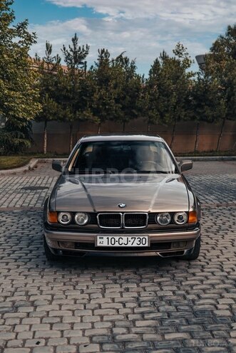 BMW 730-2