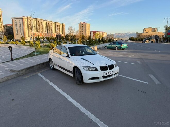 BMW 320-2