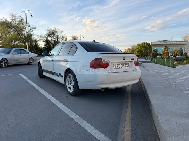 BMW 320-3