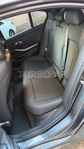 BMW 330-10