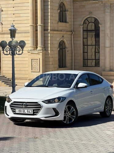 Hyundai Elantra-1