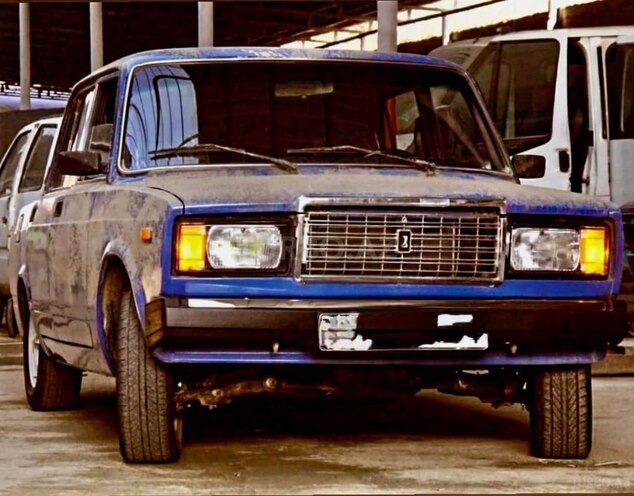 LADA (VAZ) 2107-1