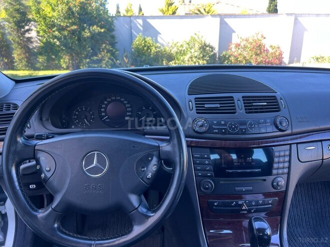 Mercedes E 220-10