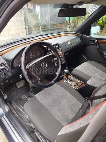 Mercedes C 220-7