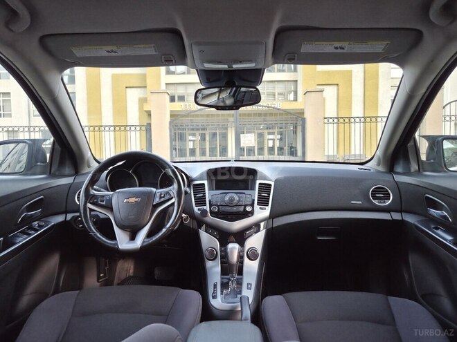 Chevrolet Cruze-13