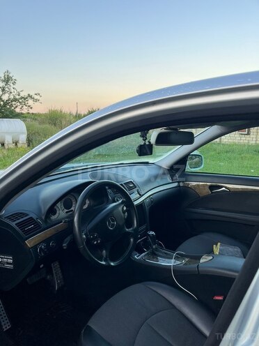 Mercedes E 220-13