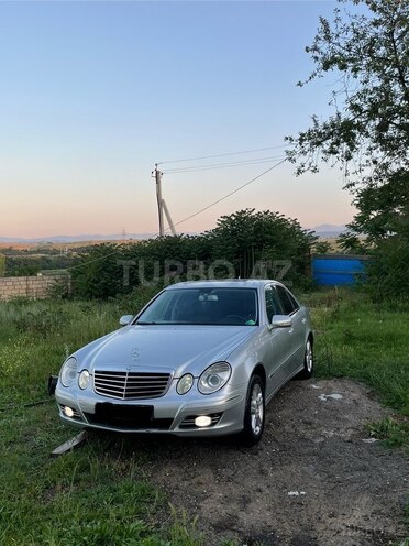 Mercedes E 220-2