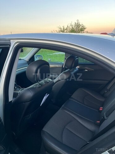 Mercedes E 220-12