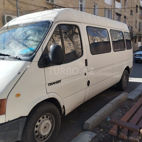 Ford Transit-3