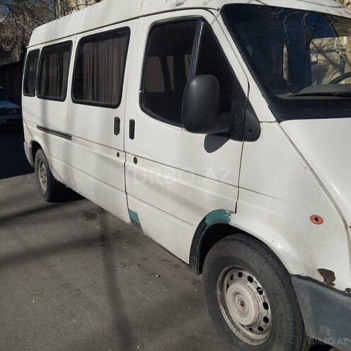 Ford Transit-5