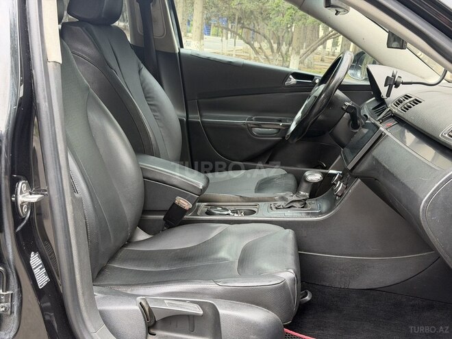 Volkswagen Passat-11