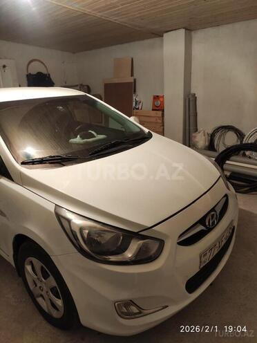 Hyundai Accent-1