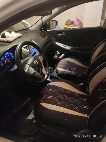 Hyundai Accent-3
