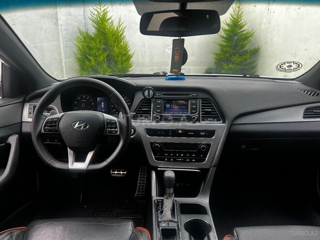 Hyundai Sonata-6