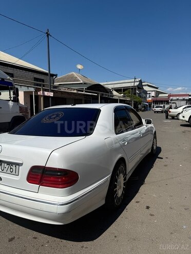 Mercedes E 240-6