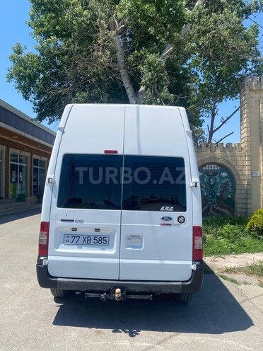 Ford Transit-12
