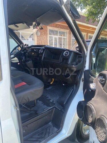 Ford Transit-8