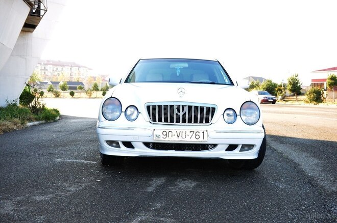 Mercedes E 240-14