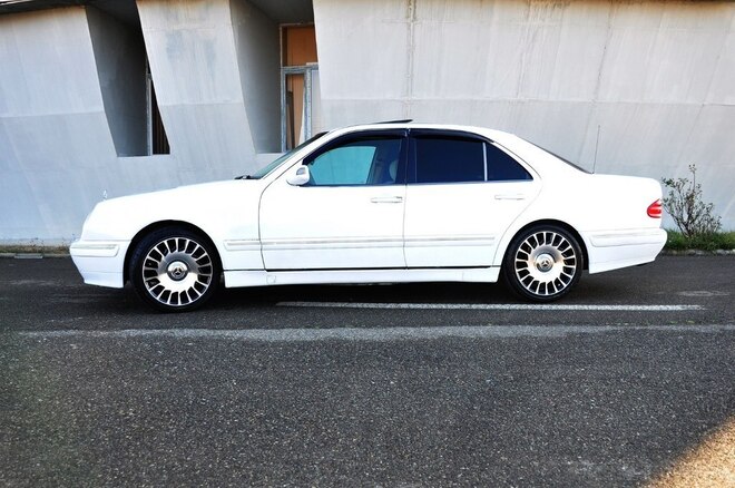 Mercedes E 240-18