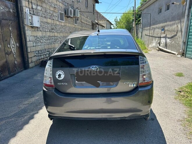 Toyota Prius-4