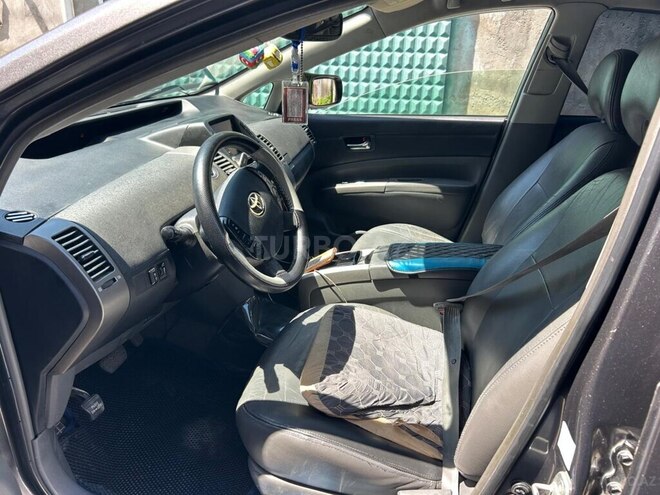 Toyota Prius-8
