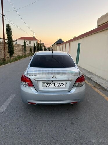 Mitsubishi Attrage-2