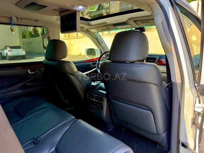 Lexus LX 570-14