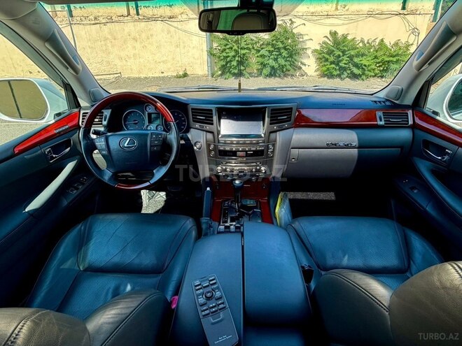 Lexus LX 570-10