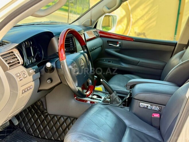 Lexus LX 570-13