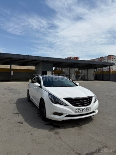Hyundai Sonata-1