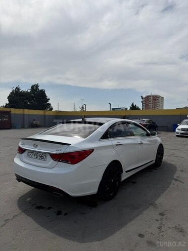 Hyundai Sonata-2