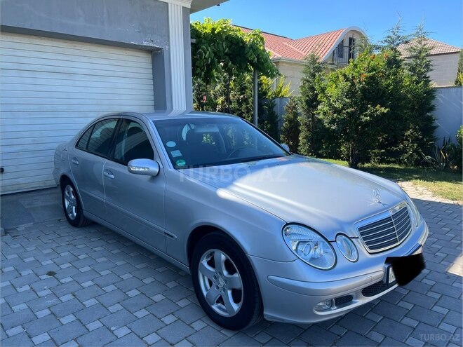 Mercedes E 220-2