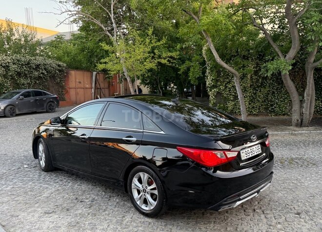 Hyundai Sonata-5