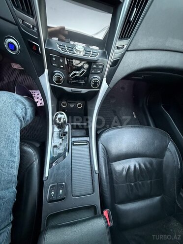 Hyundai Sonata-8