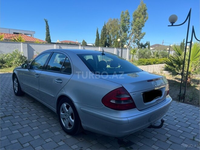 Mercedes E 220-4