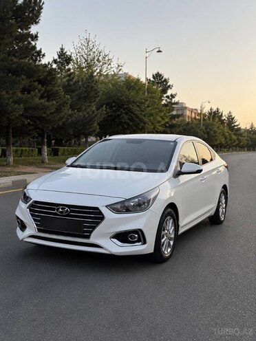 Hyundai Accent-2