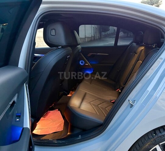 BMW i5-17