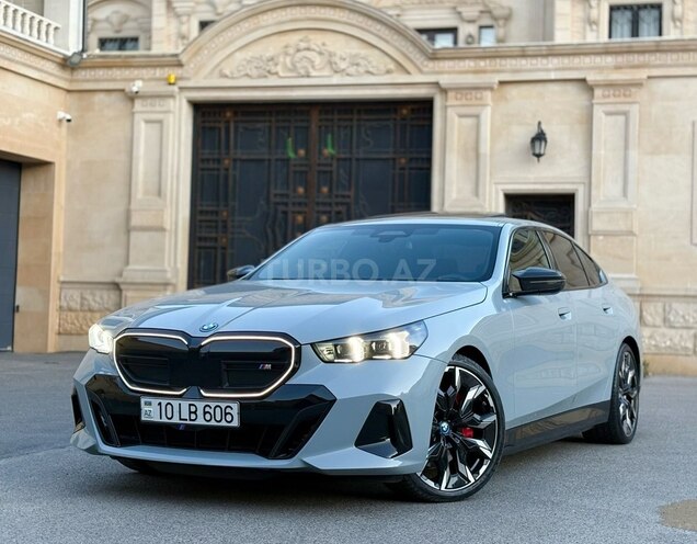 BMW i5-1